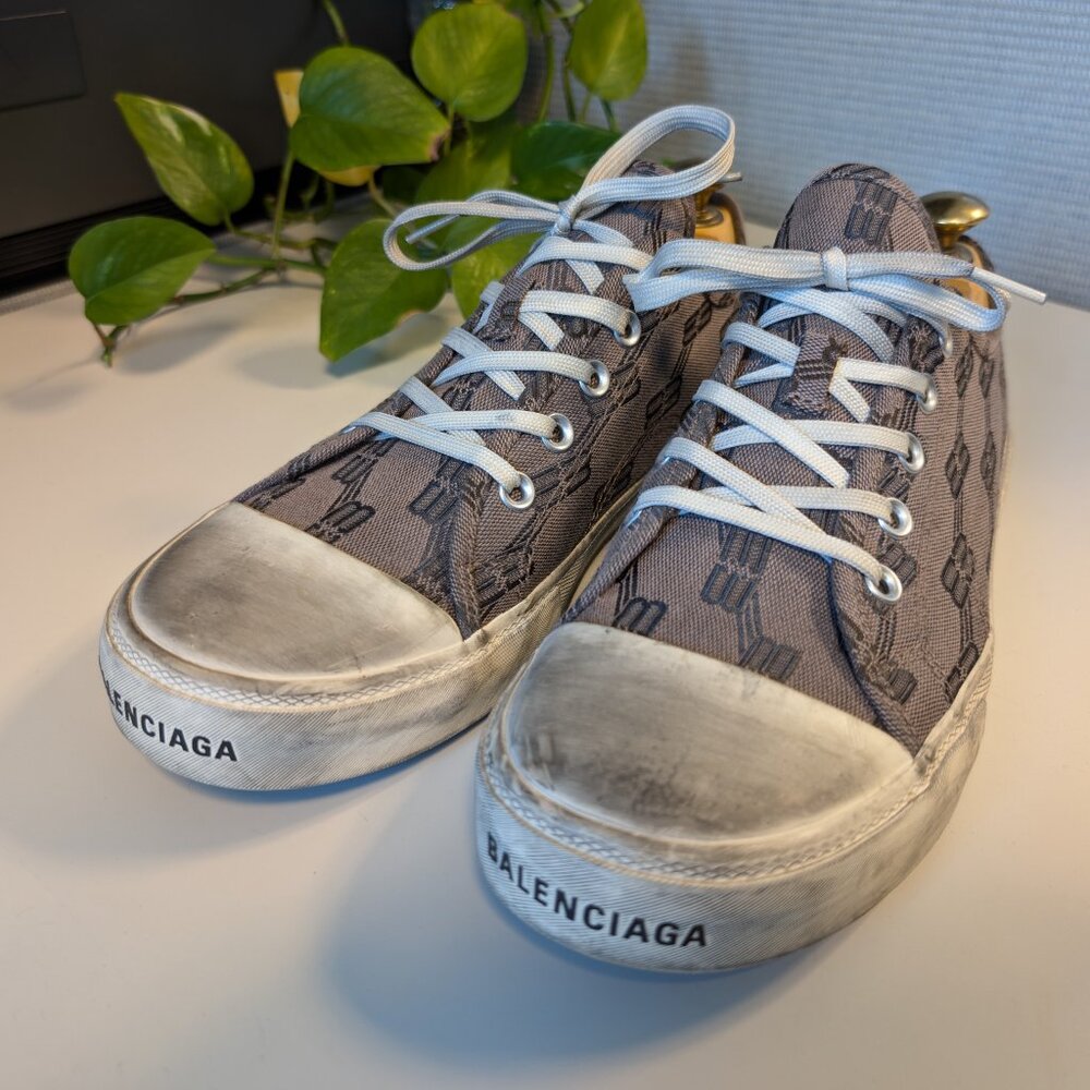 Balenciaga Men's Paris Low Top Sneaker BB Monogram: SIZE 42